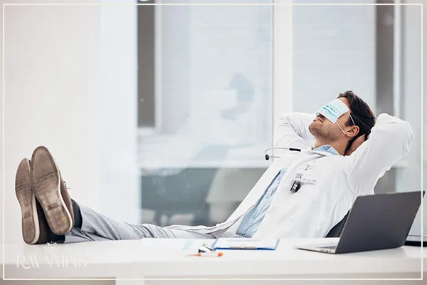 عکس انجام کارها در حالت ایستاده